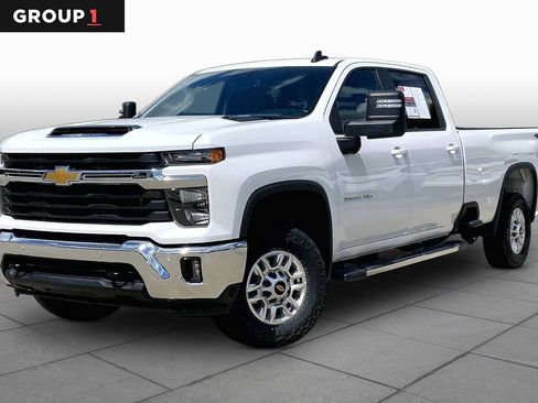 Used 2025 Chevrolet Silverado 2500 LT w/ Safety Package AWD/4WD image 1