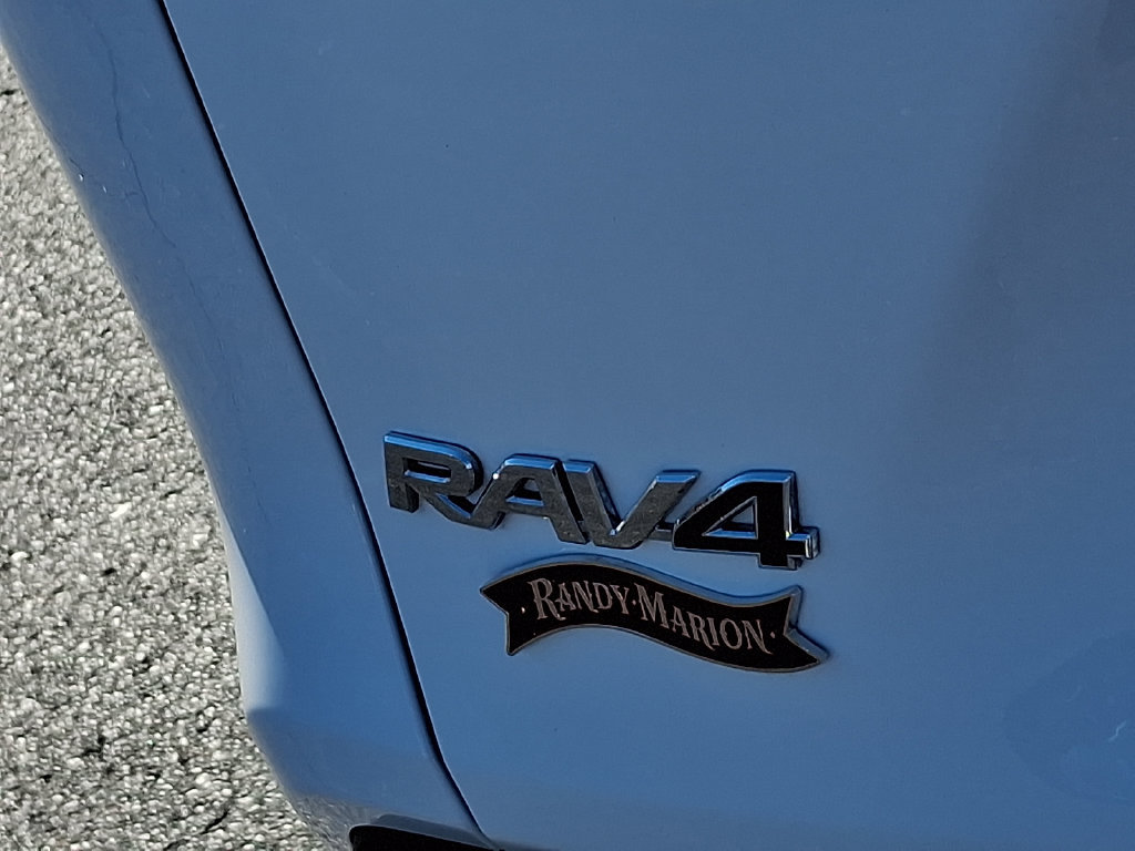 Used 2025 Toyota RAV4 XLE FWD image 31