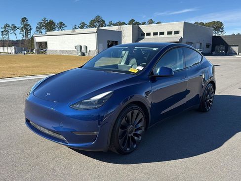 Used 2022 Tesla Model Y Performance image 3
