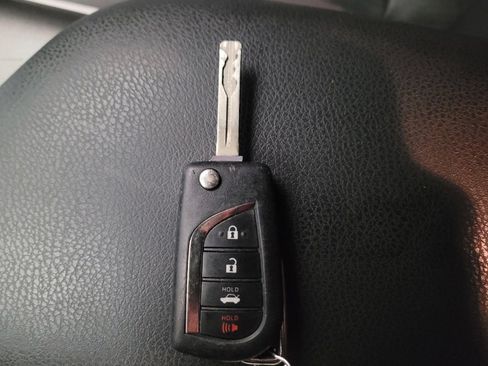 Used 2022 Toyota Camry LE w/ Carpet Mat Package (TMS) FWD image 32