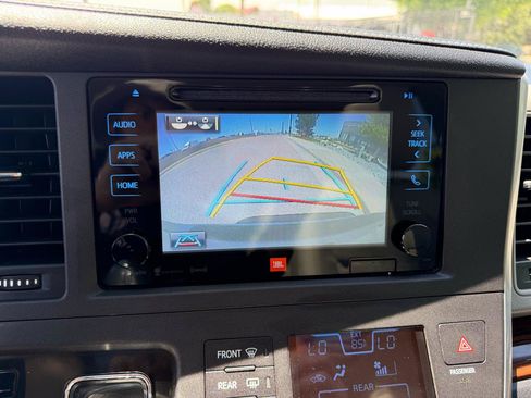 Used 2016 Toyota Sienna Limited AWD/4WD image 26