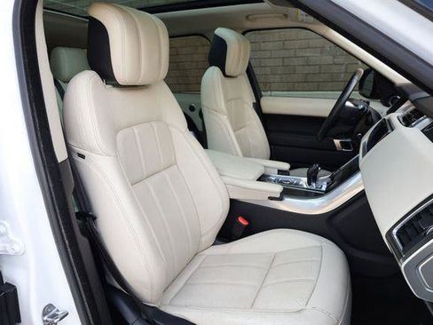 Used 2018 Land Rover Range Rover Sport HSE image 30