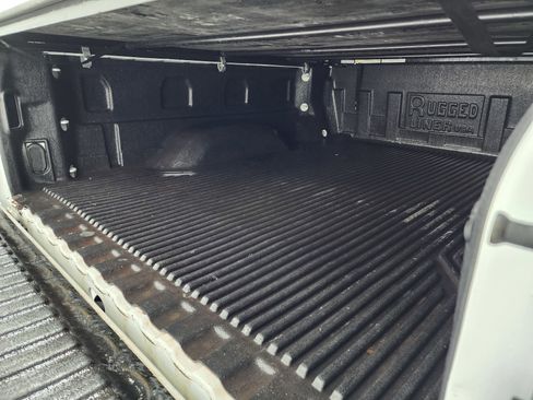 Used 2022 GMC Sierra 2500 SLE image 5