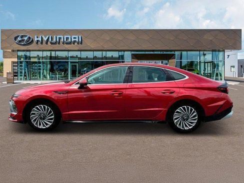 New 2025 Hyundai Sonata Limited image 3