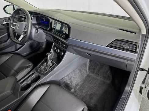 Used 2024 Volkswagen Jetta SE FWD image 32