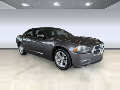 Used 2013 Dodge Charger SE w/ Sport Appearance Group RWD image 7