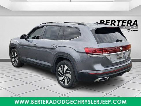 Used 2024 Volkswagen Atlas SE image 4