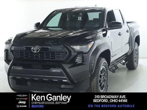 Used 2025 Toyota Tacoma TRD Off-Road AWD/4WD image 1