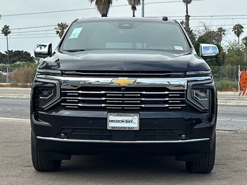 New 2025 Chevrolet Suburban Premier RWD image 9