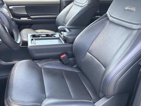 Certified 2025 Ford Expedition Platinum AWD/4WD image 19