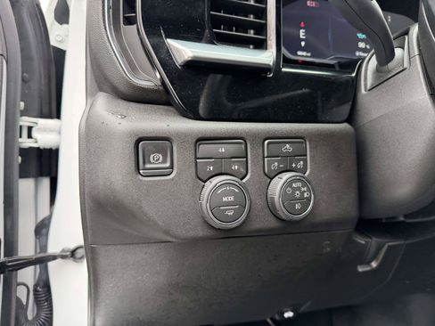Certified 2025 Chevrolet Silverado 2500 LT w/ Convenience Package AWD/4WD image 18
