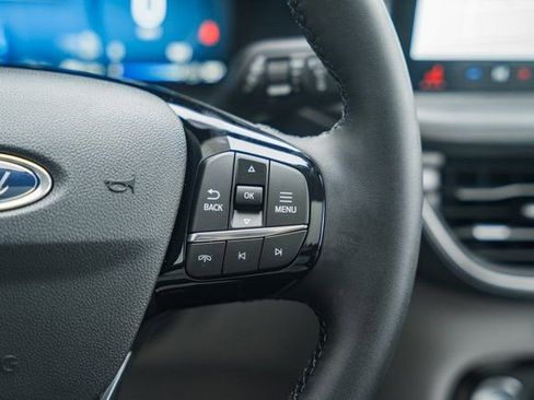 New 2026 Ford Escape SE w/ PHEV Premium Package FWD image 39