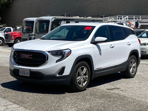 Used 2020 GMC Terrain SLE FWD image 1