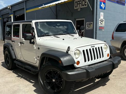 Used 2007 Jeep Wrangler Unlimited X image 1