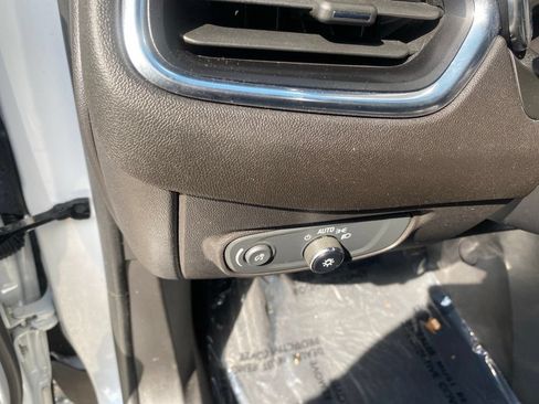 Used 2023 Chevrolet Equinox LT FWD image 23