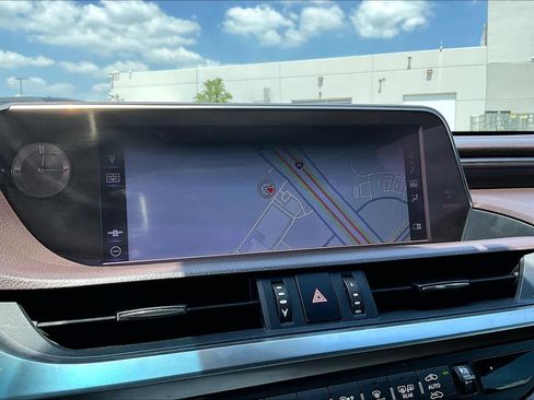 Used 2019 Lexus ES 350 w/ Accessory Package 2 FWD image 34