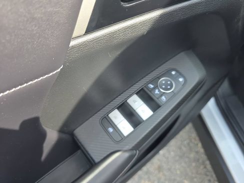 Used 2024 Mitsubishi Outlander SE AWD/4WD image 11