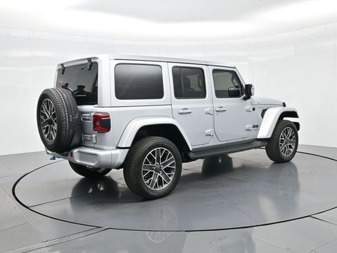 Used 2022 Jeep Wrangler Unlimited Sahara image 7