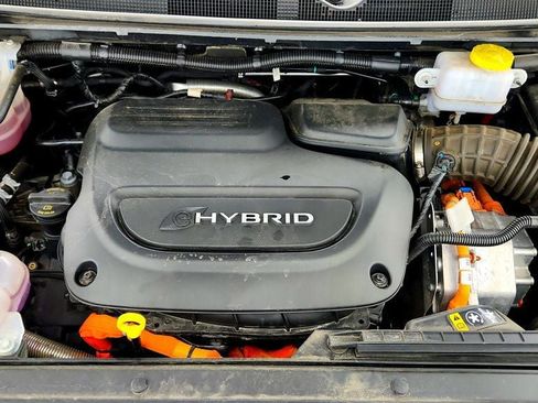Used 2022 Chrysler Pacifica Touring-L FWD image 25
