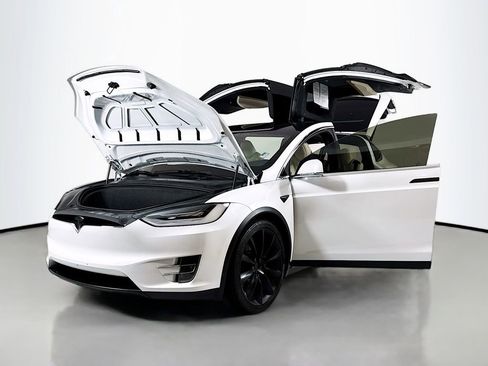 Used 2020 Tesla Model X Long Range AWD/4WD image 24