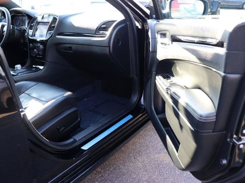 Used 2022 Chrysler 300 S w/ Comfort Group RWD image 15