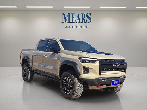 Used 2024 Chevrolet Colorado ZR2 w/ Technology Package image 7