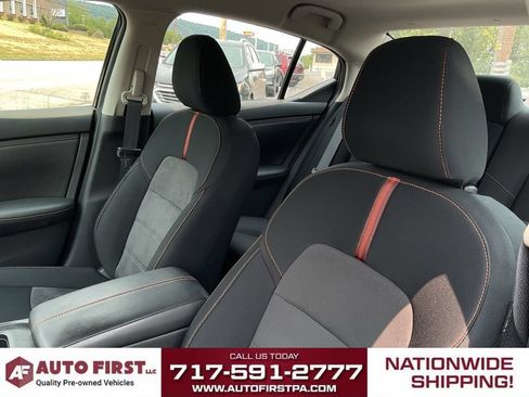 Used 2023 Nissan Sentra SR w/ Electronics Package FWD image 9