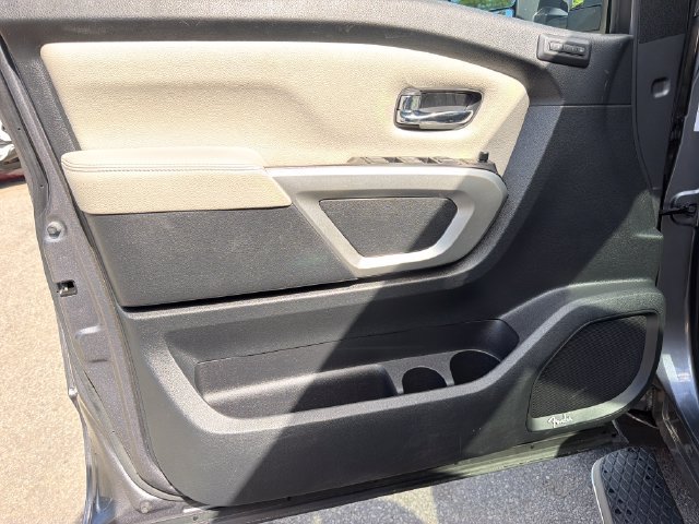Used 2020 Nissan Titan SL w/ Moonroof Package AWD/4WD image 12