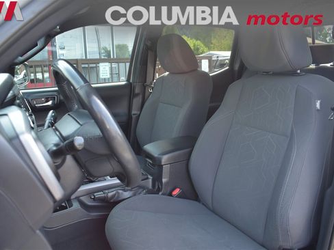 Used 2018 Toyota Tacoma TRD Off-Road image 11