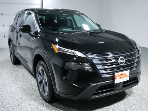 Used 2024 Nissan Rogue SV FWD image 5