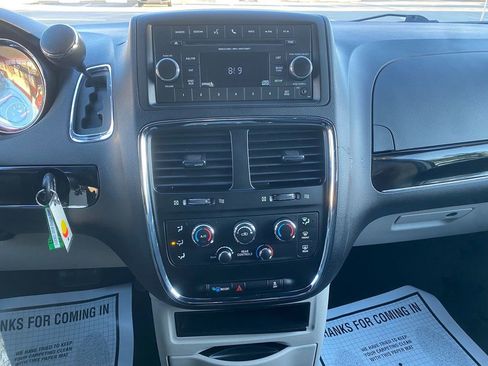 Used 2016 Dodge Grand Caravan SE image 20