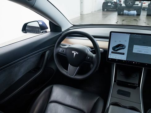 Used 2019 Tesla Model 3 Long Range image 10