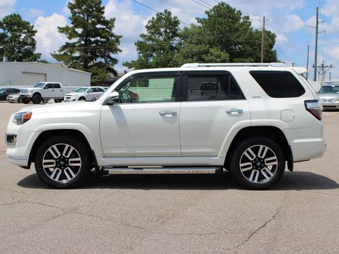 Used 2022 Toyota 4Runner Limited AWD/4WD image 3