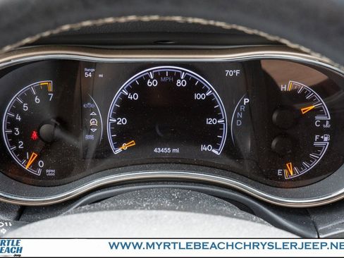 Used 2017 Jeep Grand Cherokee Limited image 26