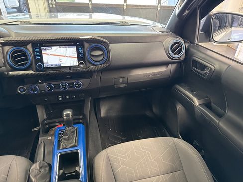 Used 2018 Toyota Tacoma TRD Off-Road image 47