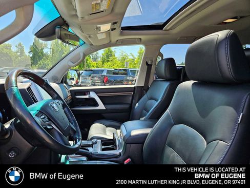 Used 2016 Toyota Land Cruiser AWD/4WD image 24