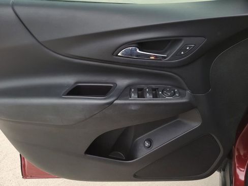 Used 2020 Chevrolet Equinox LT image 19