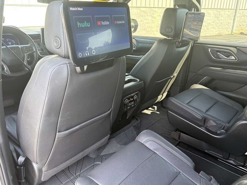 Used 2023 Chevrolet Tahoe Z71 w/ Z71 Off-Road Package AWD/4WD image 24