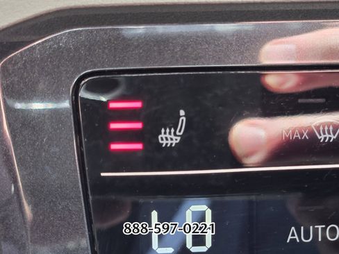 Used 2023 Volkswagen Tiguan SE image 21