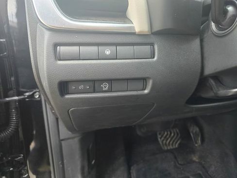 Used 2023 Nissan Rogue SV image 16