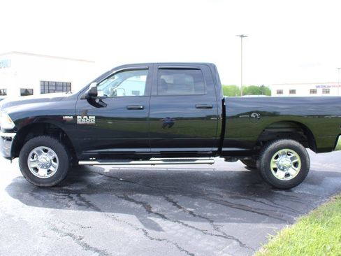 Used 2018 RAM 2500 Tradesman w/ Chrome Appearance Group AWD/4WD image 4