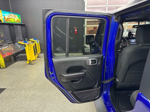 Used 2020 Jeep Wrangler Unlimited Sport image 12