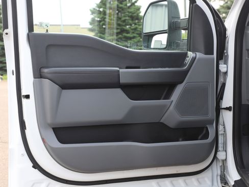 Used 2025 Ford F350 XLT AWD/4WD image 21