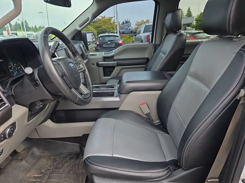 Used 2016 Ford F150 XLT w/ Equipment Group 302A Luxury AWD/4WD image 4