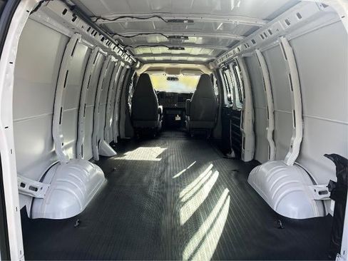 New 2025 GMC Savana 3500 Extended w/ Driver Convenience Package image 13