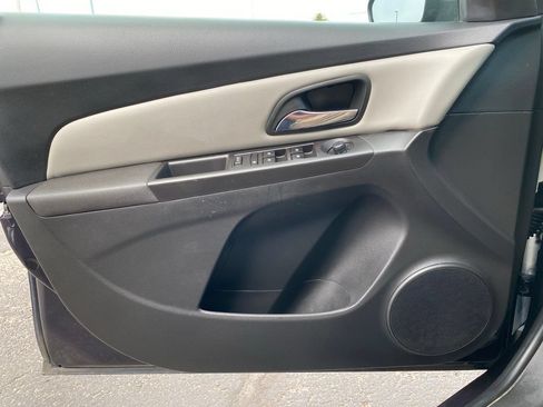 Used 2016 Chevrolet Cruze LS FWD image 20