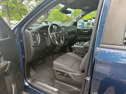 Used 2021 Chevrolet Silverado 1500 LT w/ Convenience Package II AWD/4WD image 12