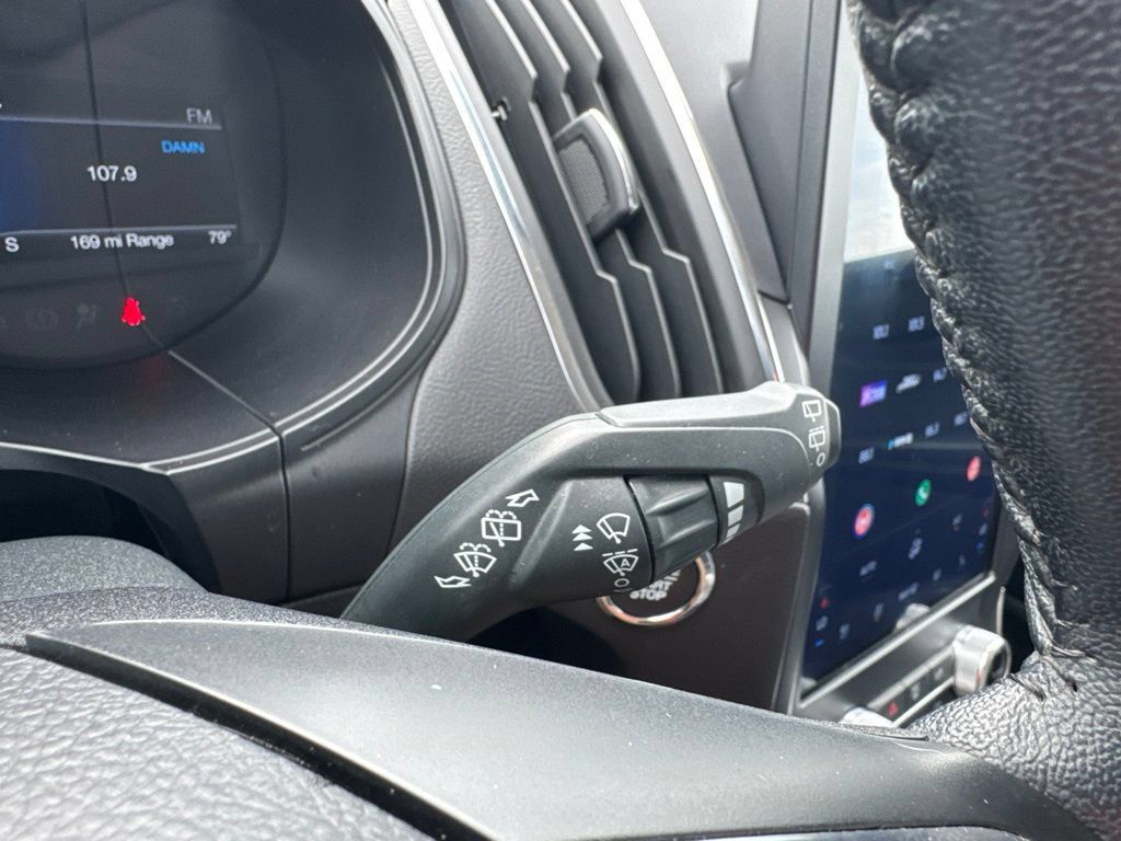 Used 2024 Ford Edge Titanium AWD/4WD image 14