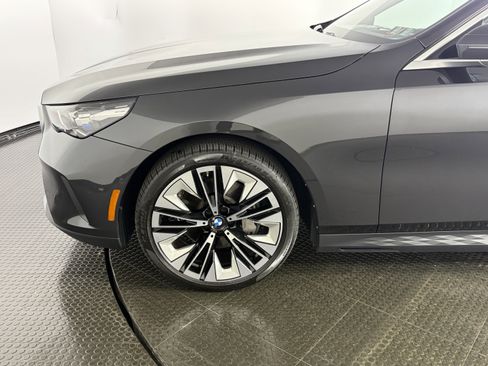 Certified 2025 BMW 540i xDrive AWD/4WD image 4