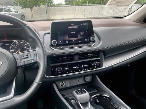 Certified 2023 Nissan Rogue SV w/ SV Premium B Package FWD image 7